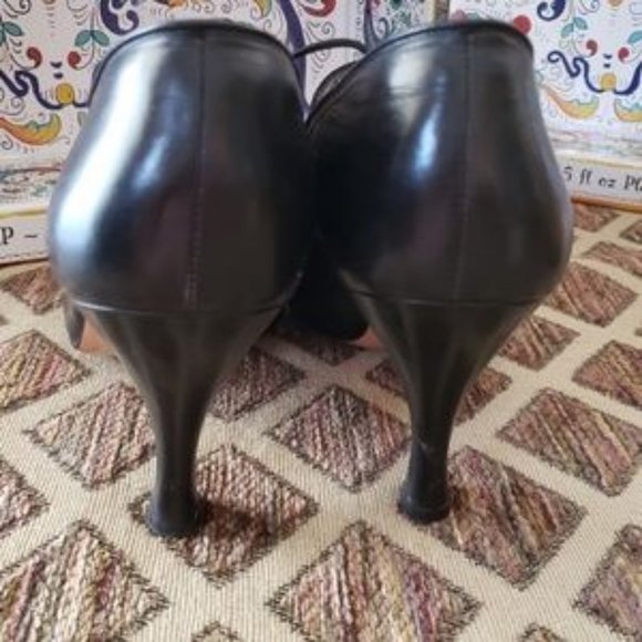 SALVADOR FERRAGAMO LEATHER AND SUEDE OXFORDS 8 1/2 - Picture 3 of 7